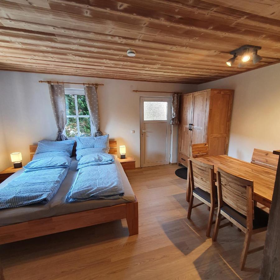 Alte Backstube - Ferienwohnung Huettenstube Und Ferienzimmer Auszeit Erkenbrechtsweiler Екстериор снимка