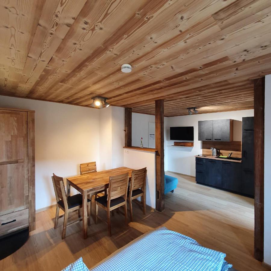 Alte Backstube - Ferienwohnung Huettenstube Und Ferienzimmer Auszeit Erkenbrechtsweiler Екстериор снимка