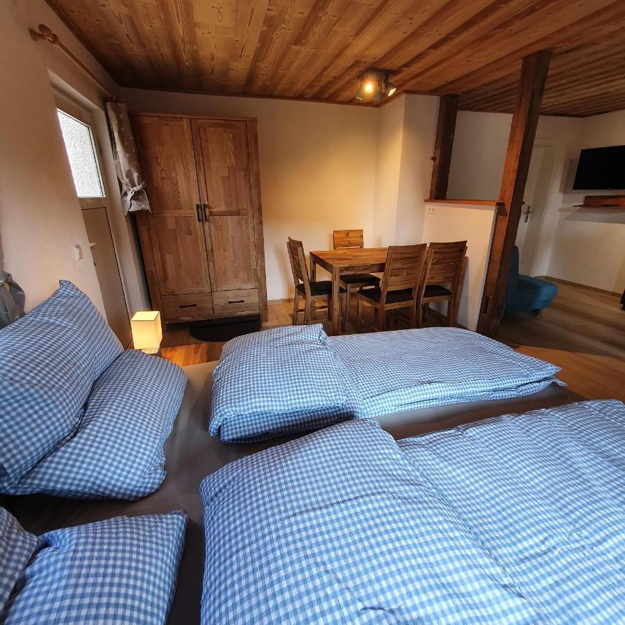 Alte Backstube - Ferienwohnung Huettenstube Und Ferienzimmer Auszeit Erkenbrechtsweiler Екстериор снимка