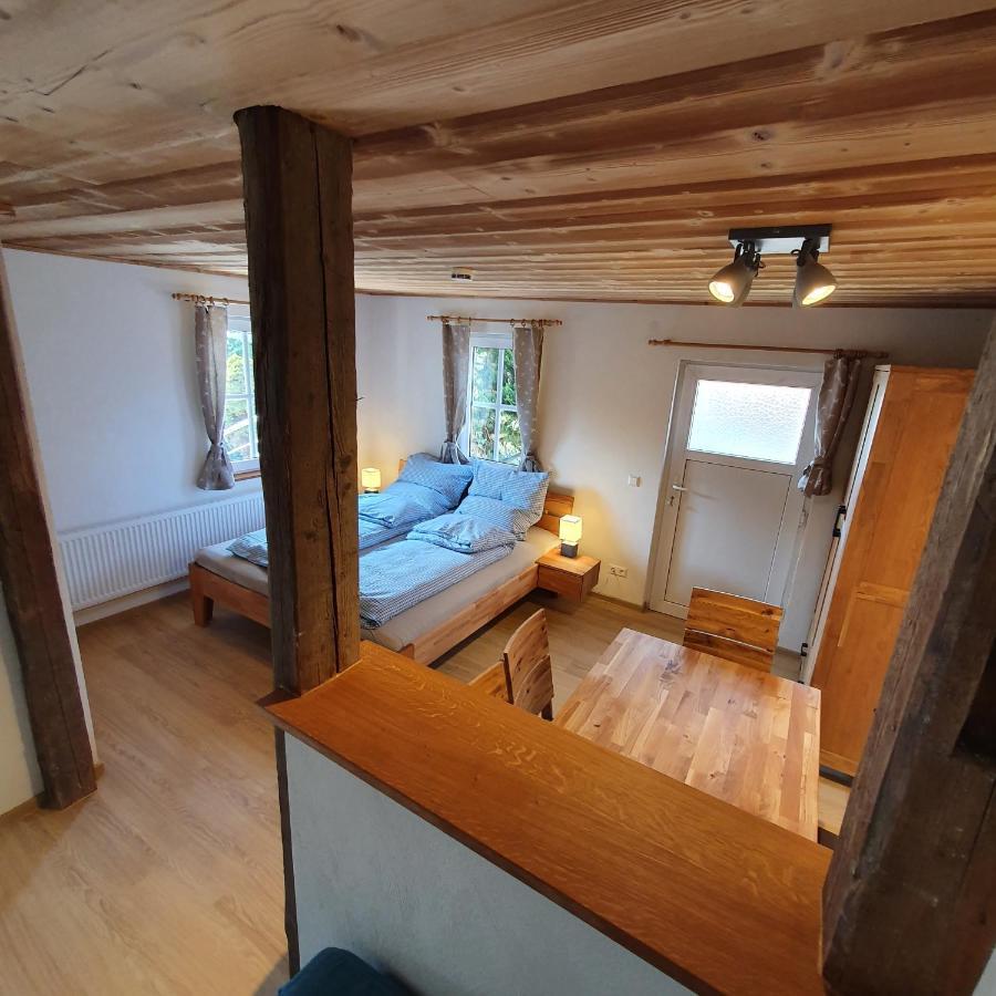 Alte Backstube - Ferienwohnung Huettenstube Und Ferienzimmer Auszeit Erkenbrechtsweiler Екстериор снимка