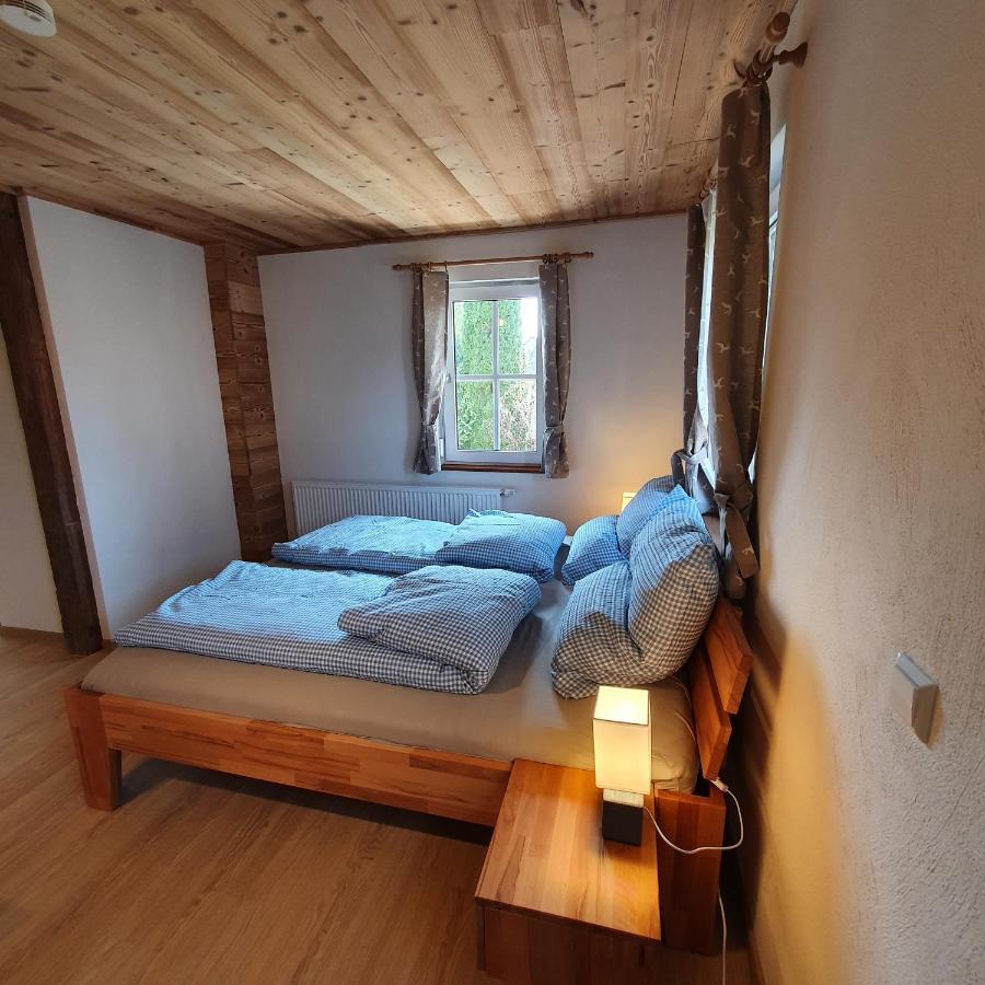 Alte Backstube - Ferienwohnung Huettenstube Und Ferienzimmer Auszeit Erkenbrechtsweiler Екстериор снимка