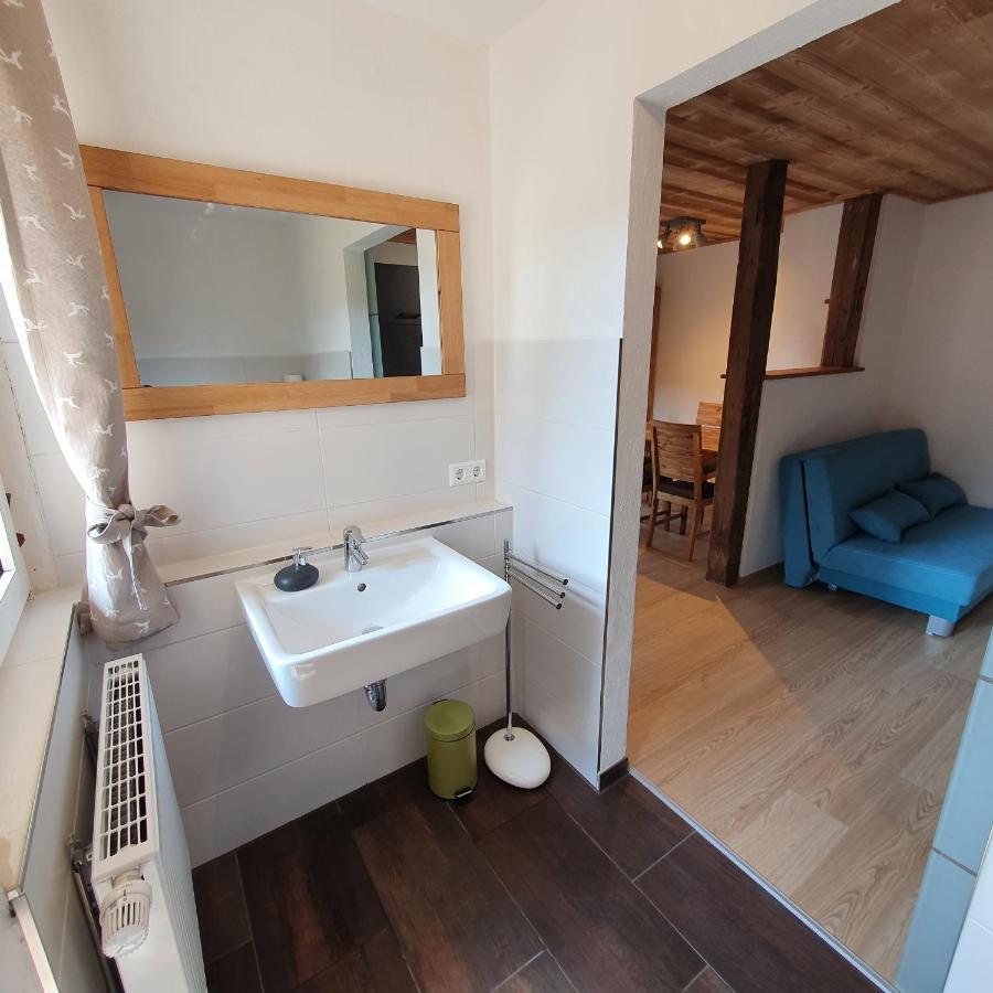 Alte Backstube - Ferienwohnung Huettenstube Und Ferienzimmer Auszeit Erkenbrechtsweiler Екстериор снимка