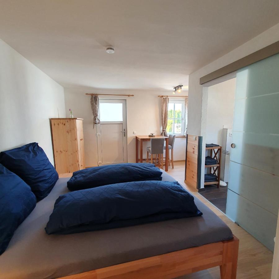 Alte Backstube - Ferienwohnung Huettenstube Und Ferienzimmer Auszeit Erkenbrechtsweiler Екстериор снимка