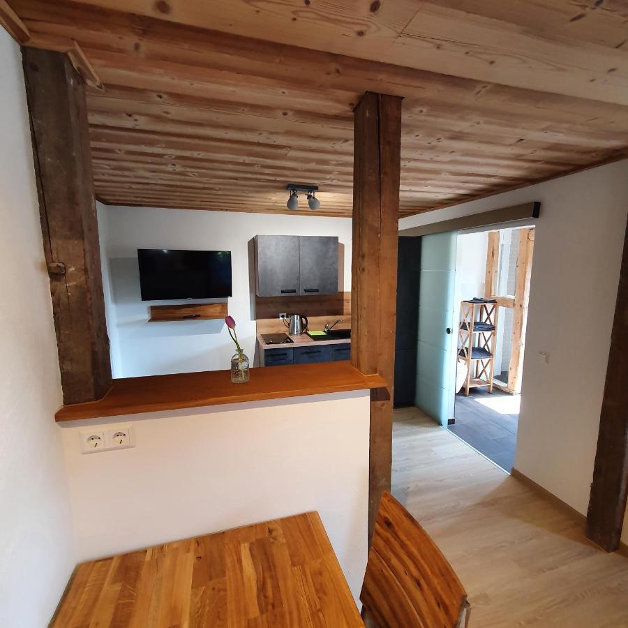 Alte Backstube - Ferienwohnung Huettenstube Und Ferienzimmer Auszeit Erkenbrechtsweiler Екстериор снимка