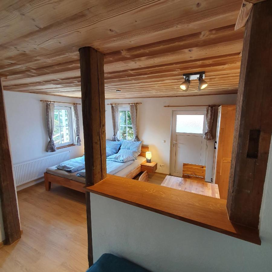 Alte Backstube - Ferienwohnung Huettenstube Und Ferienzimmer Auszeit Erkenbrechtsweiler Екстериор снимка