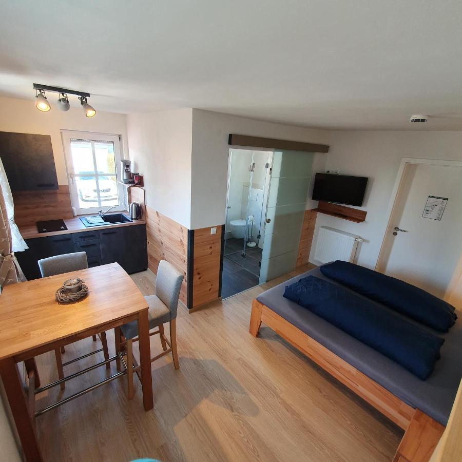Alte Backstube - Ferienwohnung Huettenstube Und Ferienzimmer Auszeit Erkenbrechtsweiler Екстериор снимка